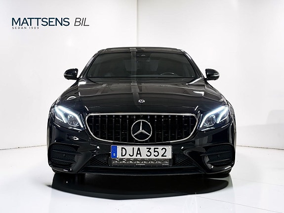 Mercedes-Benz E220 d 2 of 27