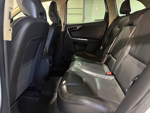 Volvo XC60 17 of 27