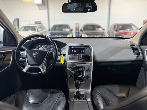 Volvo XC60 11 of 27