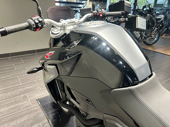 BMW F900R 131mil/Nyservad/Connectivity 900 R Euro 5 10 of 15