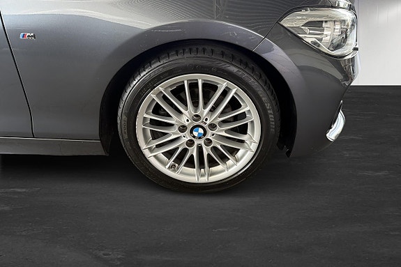 BMW 118i 5 of 11