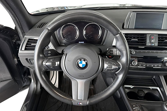 BMW 118i 8 of 11