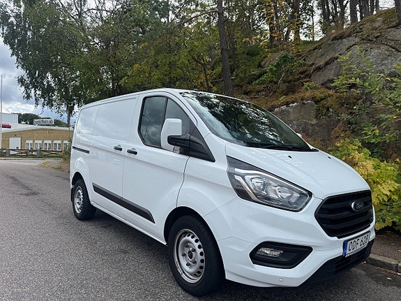 Ford Transit Custom 2 of 6