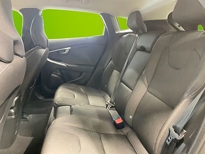 Volvo V40 Cross Country 11 of 20