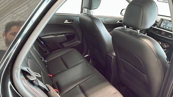 Kia Picanto 18 of 20