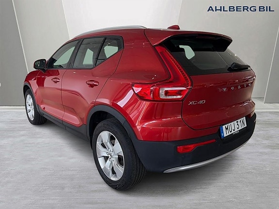 Volvo XC40 3 of 14