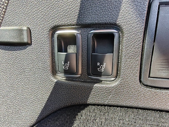 Mercedes-Benz GL350 14 of 30