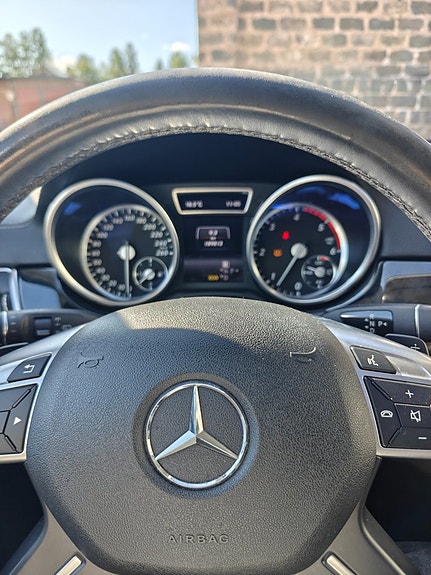 Mercedes-Benz GL350 29 of 30