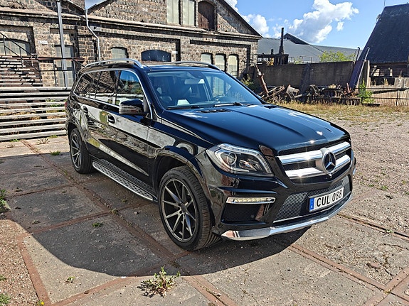 Mercedes-Benz GL350 6 of 30