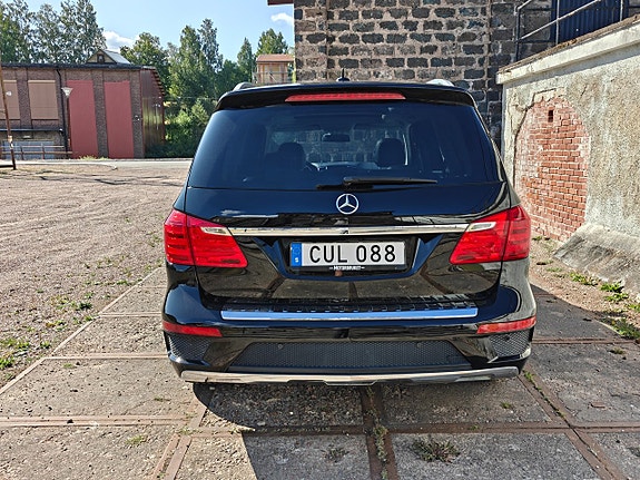Mercedes-Benz GL350 4 of 30