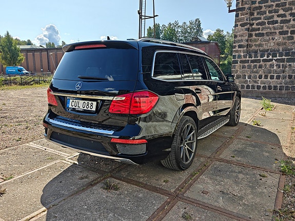 Mercedes-Benz GL350 5 of 30