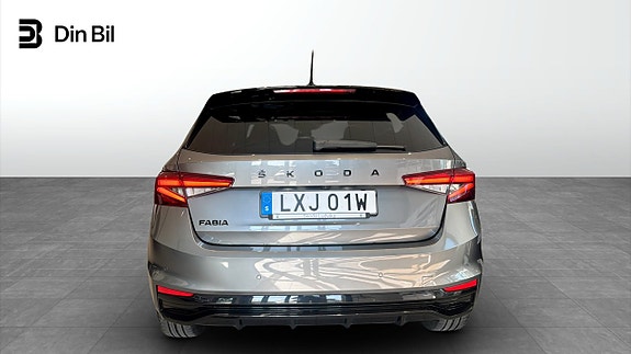 Skoda Fabia 5 of 13