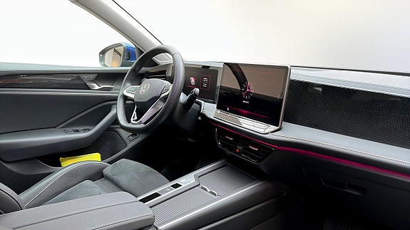 Volkswagen Passat 11 of 14