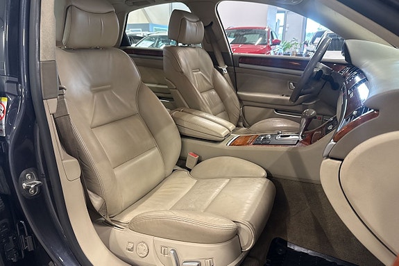 Audi A8 20 of 25