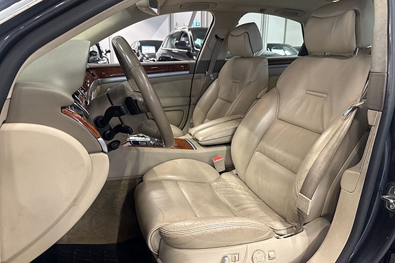 Audi A8 19 of 25