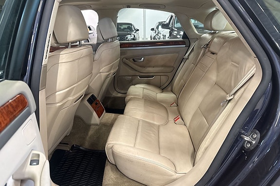 Audi A8 22 of 25