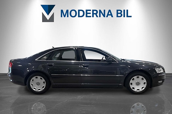 Audi A8 7 of 25