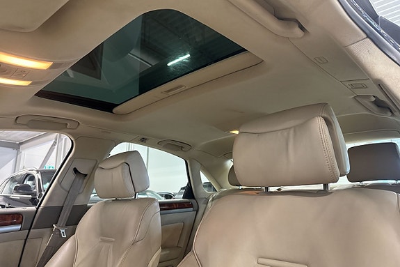 Audi A8 18 of 25