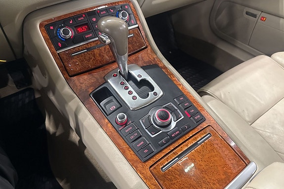 Audi A8 17 of 25