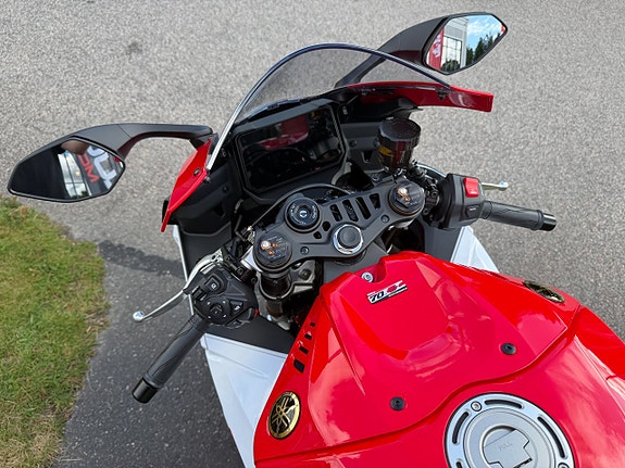Yamaha R9 70TH Anniversary 8 of 11