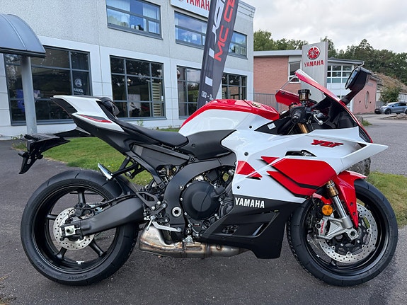 Yamaha R9 70TH Anniversary 4 of 11