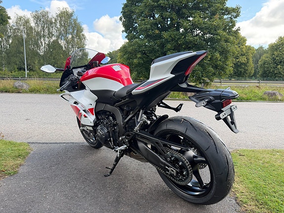Yamaha R9 70TH Anniversary 7 of 11