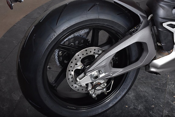 Ducati Streetfighter V4S 1 ex till kanonpris! Spara 39.100:- /omgående lev! 11 of 14