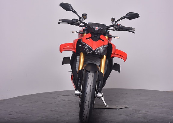 Ducati Streetfighter V4S 1 ex till kanonpris! Spara 39.100:- /omgående lev! 2 of 14