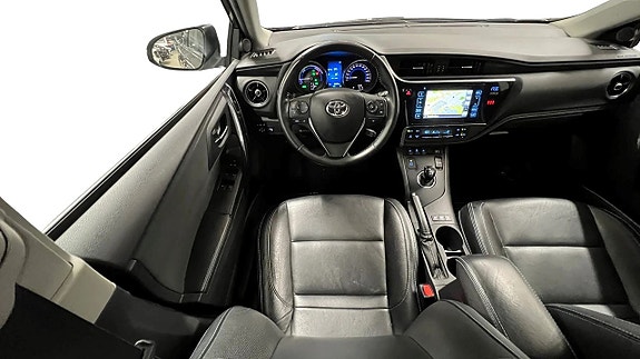 Toyota Auris 7 of 23