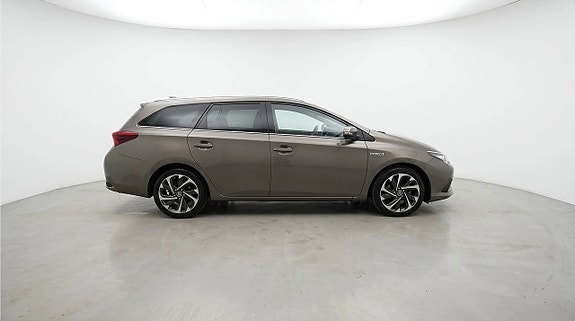 Toyota Auris 3 of 23