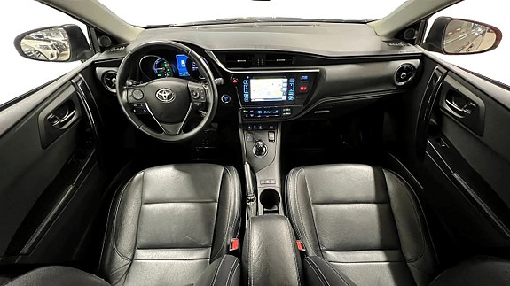 Toyota Auris 6 of 23