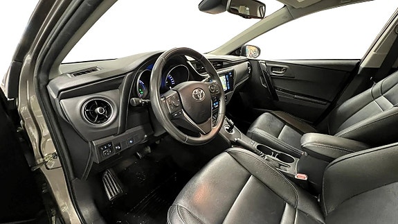 Toyota Auris 10 of 23
