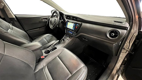 Toyota Auris 16 of 23
