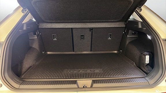 Volkswagen T-Roc 12 of 13