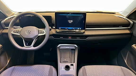 Volkswagen T-Roc 10 of 13
