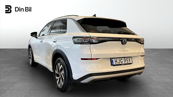 Volkswagen T-Roc 3 of 13