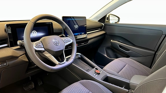 Volkswagen T-Roc 7 of 13