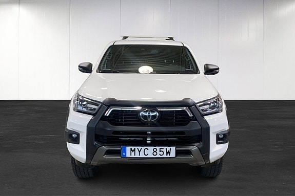Toyota HiLux 12 of 12