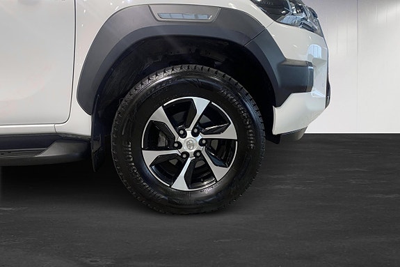 Toyota HiLux 4 of 12