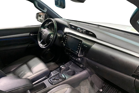 Toyota HiLux 9 of 12