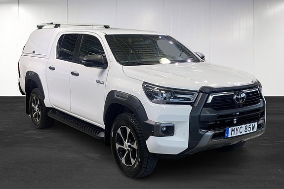 Toyota HiLux 2 of 12
