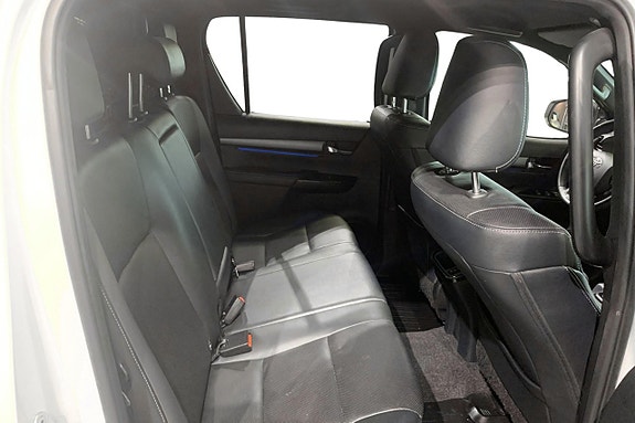 Toyota HiLux 7 of 12