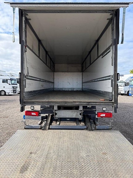 Scania P220B4X2NB Serie 4001 10 of 17