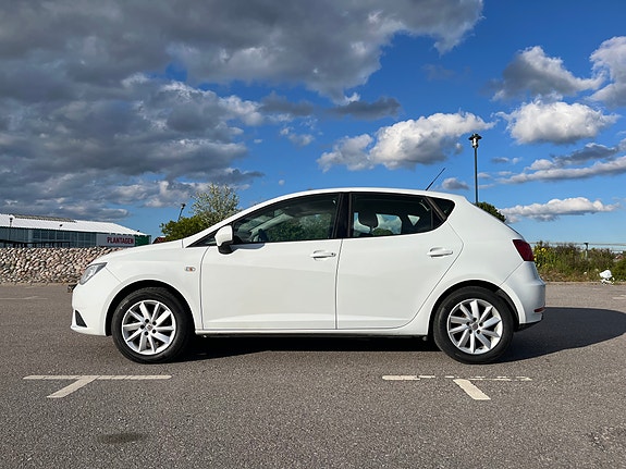 Seat Ibiza 2 of 9