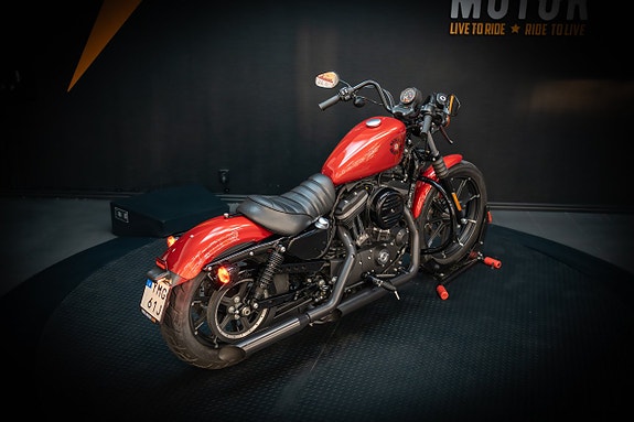 Harley-Davidson Sportster Iron 883 (XL883N) 4 of 18