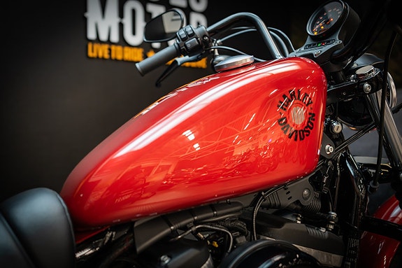 Harley-Davidson Sportster Iron 883 (XL883N) 14 of 18