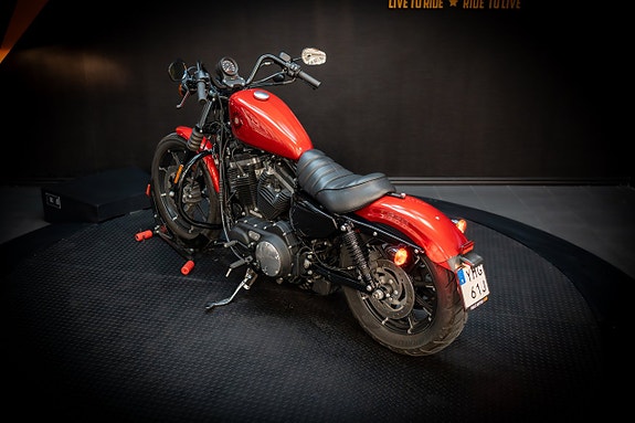 Harley-Davidson Sportster Iron 883 (XL883N) 7 of 18