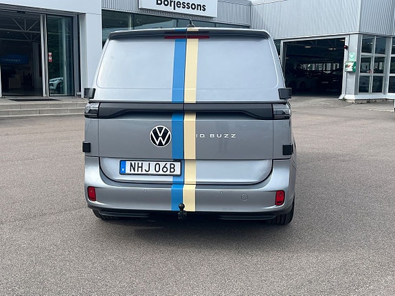Volkswagen ID. Buzz 4 of 8