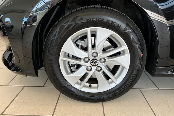 Toyota Yaris 17 of 21