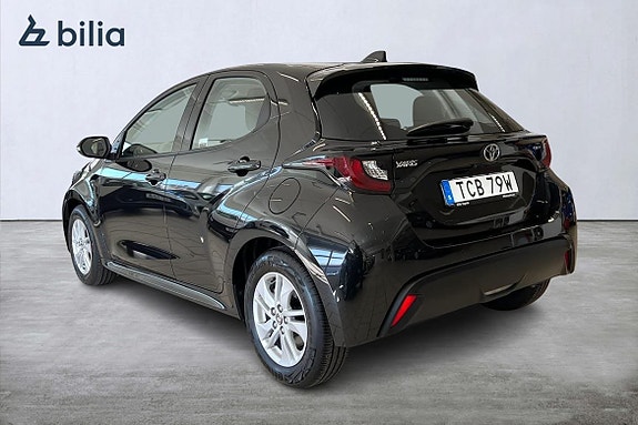 Toyota Yaris 2 of 21